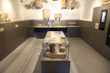 North Yorkshire, İngiltere'de Vilsın. 13 c. manastır kalıntıları Vilsın Abbey. İngiliz Heritage ve Milli güven Site. Eserler yerinde müze içinde. 2017-05-04