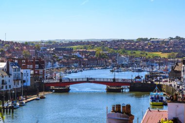 İngiltere'de, North Yorkshire, Whitby. Sahil kasabası, bağlantı noktası, Scarborough Borough sivil bucak. Whitby kurulan deniz, mineral ve turist ekonomisine sahiptir. 2017-05-05