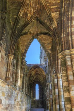 İngiltere'de, North Yorkshire, Whitby. Kuzey Denizi, East cliff. İngiliz Heritage site, Benedictine abbey, Whitby Abbey, manastır kalıntıları. İlham için erken İngiliz şair Caedmon ve Bram Stoker'ın gothic tale Drakula için.