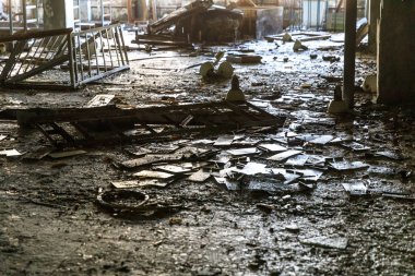 Doğu Avrupa, Ukrayna, Pripyat, Çernobil. Boş bir odada enkaz.