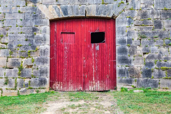 Eropa Perancis Dordogne Hautefort Pintu Merah Dinding Batu Kota Hautefort — Stok Foto