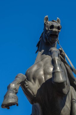 Atları Klodt Nevsky Prospekt'e Fontanka arasında Anichkov köprüde üzerinde.