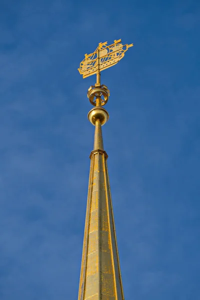 Admiralty iğne. St. Petersburg'da bina Admiralty taçlandıran spire,.