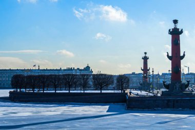 Görünümü tükürmek, Vasilievsky adanın. Şubat ayında St. Petersburg.
