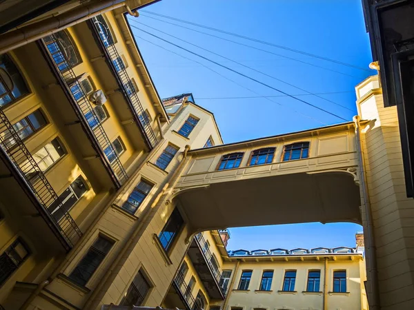 St. Petersburg yarda geometrisini. Yarda-wells St. Petersburg.