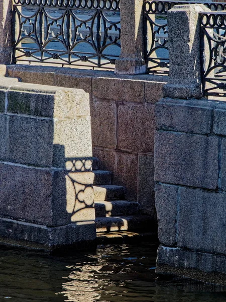 Discesa All Acqua Nel Terrapieno Granito Del Fiume Moika — Foto Stock