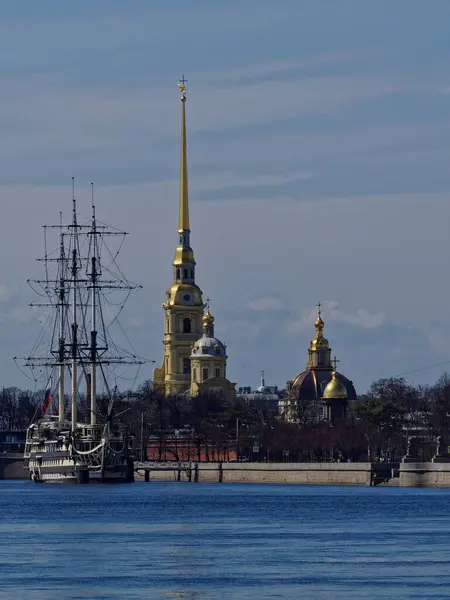 View Frigate Grace Peter Paul Cathedral Historical Verticals Petersburg — Stock Photo, Image