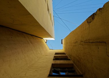 Avlu kuyuları şehrin karakteristik özelliklerinden biridir. Aziz Petersburg 'un kalbi.