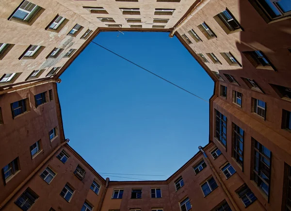 Courtyards Wells One Characteristic Features City Heart Old Saint Petersburg — Stock Photo, Image