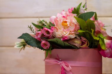 Arka planda güzel bir çiçek buketi, kapatın.