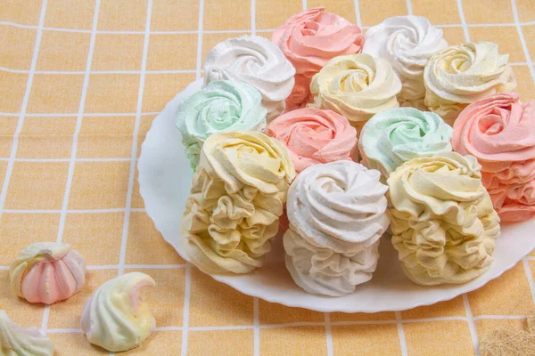 Σπιτικά Marshmallows Zephyr Φτιαγμένα Μήλο Και Μέντα Γλυκά Ευάερα Αφράτο — Φωτογραφία Αρχείου