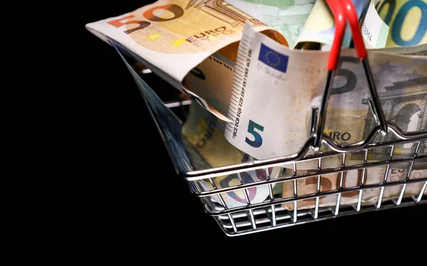 Malý Nákupní Košík Plný Eurobankovek Finanční Krize Bankovní Systém Ekonomický — Stock fotografie