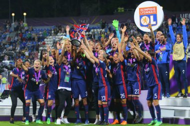 Kiev, Ukrayna - 24 Mayıs, 2018: Lyon futbolcular Uefa Kadınlar Şampiyonlar Ligi Vfl Wolfsburg - Lyon Valeriy Lobanovskyi Dinamo Stadı nda final sırasında zafer sevinç