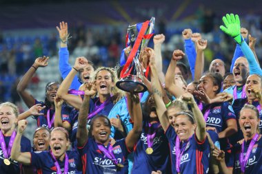 Kiev, Ukrayna 24 Mayıs, 2018: Lyon futbolcular Uefa Kadınlar Şampiyonlar Ligi Vfl Wolfsburg Lyon Valeriy Lobanovskyi Dinamo Stadı nda final sırasında zafer sevinç