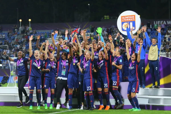 Kiev, Ukrayna 24 Mayıs, 2018: Lyon futbolcular Uefa Kadınlar Şampiyonlar Ligi Vfl Wolfsburg Lyon Valeriy Lobanovskyi Dinamo Stadı nda final sırasında zafer sevinç