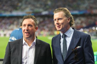 Kiev, Ukrayna - 26 Mayıs, 2018: Robbie Fowler ve Steve Mcmanaman final sırasında maç Liverpool ve Olimpiyskiy ulusal spor kompleksi, Real Madrid arasındaki Uefa Şampiyonlar Ligi