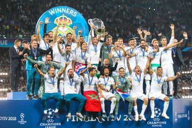 Kiev, Ukrayna - 26 Mayıs, 2018: Real Madrid oyuncular arasında Liverpool ve Olimpiyskiy ulusal spor kompleksi, Real Madrid Uefa Şampiyonlar Ligi final maçı sırasında zafer kutlamak