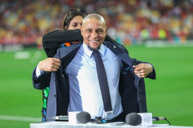 Kiev, Ukrayna 26 Mayıs, 2018: Brezilyalı eski profesyonel futbolcu Roberto Carlos son sırasında maç Liverpool ve Olimpiyskiy ulusal spor kompleksi, Real Madrid arasındaki Uefa Şampiyonlar Ligi