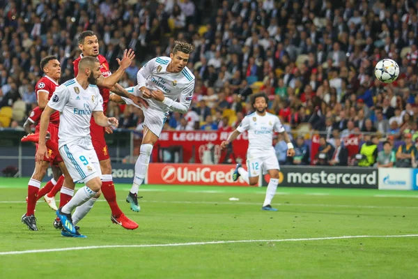 Kiev, Ukrayna 26 Mayıs, 2018: İspanyol kulübü Real Madrid ve Portekiz Cristiano Ronaldo sırasında final Uefa Şampiyonlar Ligi Liverpool ve Real Madrid arasındaki maç olarak ilet oynayan Portekizli futbolcu