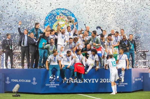 Kiev, Ukrayna - 26 Mayıs, 2018: Real Madrid oyuncular arasında Liverpool ve Olimpiyskiy ulusal spor kompleksi, Real Madrid Uefa Şampiyonlar Ligi final maçı sırasında zafer kutlamak
