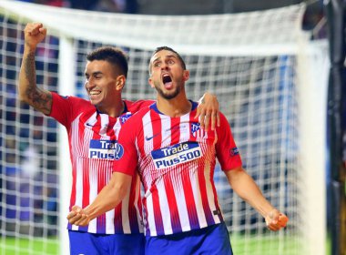 Tallinn, Estonya - 15 Ağustos 2018: Angel Correa ve maç sırasında Koke 2018 Uefa Süper Kupası Real Madrid - Atletico A. Le Coq Arena Stadyumu'nda