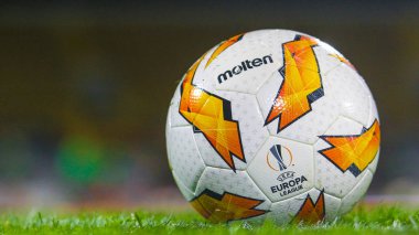 Poltava, Ukrayna - 3 Ekim 2018: Resmi Uefa Avrupa Ligi top Uefa Avrupa Ligi Vorskla - Vorskla stadyumda spor maç sırasında