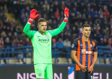 Kharkiv, Ukrayna - 23 Ekim 2018: Brezilyalı profesyonel futbolcu Ederson sırasında Uefa Şampiyonlar Ligi maç Shakhtar - Manchester City Metalist Stadyumu'nda