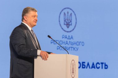 Poltava, Ukrayna-Mart 16, 2019: Cumhurbaşkanı Ukrayna Petro Poroshenko Saray listopad bölgesel kalkınma Konseyi toplantısı sırasında