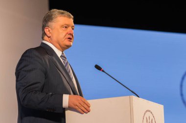 Poltava, Ukrayna-Mart 16, 2019: Cumhurbaşkanı Ukrayna Petro Poroshenko Saray listopad bölgesel kalkınma Konseyi toplantısı sırasında