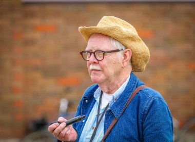 Poltava, Ukrayna - 7 Haziran 2019: İsveçli şair, romancı, denemeyazarı ve çevirmen Gunnar Harding, Şehir Evi Kültür Evi'nde Meridian Poltava Şairler Festivali'nde