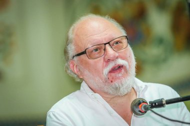 Poltava, Ukrayna - 8 Haziran 2019: Rus yazar ve şair Igor Pomerantsev, Meridian Poltava Festivali'nde