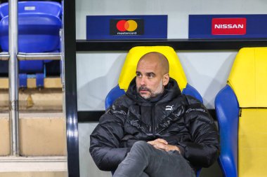 Kharkiv, Ukrayna 18 Eylül 2019: Uefa Şampiyonlar Ligi maçında İspanyol teknik direktör pep Guardiola ve eski futbolcusu Pep Guardiola Shakhtar