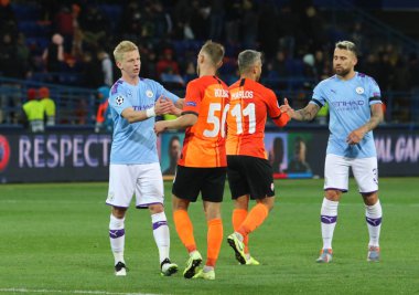 Kharkiv, Ukrayna 18 Eylül 2019: Ukraynalı profesyonel futbolcu Oleksandr Zinchenko Uefa Şampiyonlar Ligi maçında Shakhtar - Manchester City Metalist Stadyumu'nda