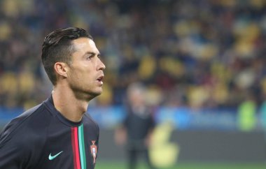 Kyiv, Ukrayna - 14 Ekim 2019: Portekizli profesyonel futbolcu Cristiano Ronaldo Avrupa-2020 Ukrayna - Portekiz Olimpiyat Stadyumu 'nda oynanan ön eleme maçında