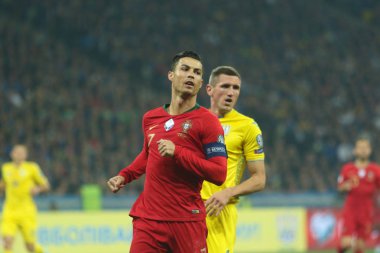 Kyiv, Ukrayna - 14 Ekim 2019: Portekizli profesyonel futbolcu Cristiano Ronaldo Avrupa-2020 Ukrayna - Portekiz Olimpiyat Stadyumu 'nda oynanan ön eleme maçında