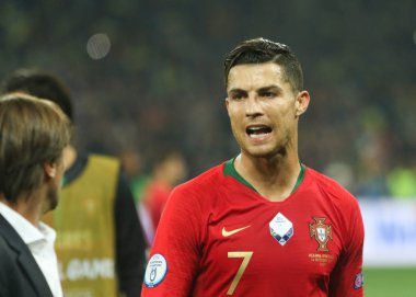 Kyiv, Ukrayna - 14 Ekim 2019: Portekizli profesyonel futbolcu Cristiano Ronaldo Avrupa-2020 Ukrayna - Portekiz Olimpiyat Stadyumu 'nda oynanan ön eleme maçında
