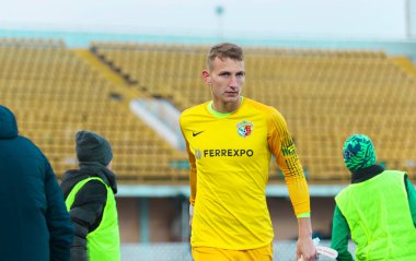 POLTAVA, UKRAINE - 1 Mart 2020: Ukrayna Premier Ligi karşılaşmasında Ukraynalı futbolcu Dmytro Riznyk Vorskla-Shakhtar maçı Vorskla Stadyumu 'nda
