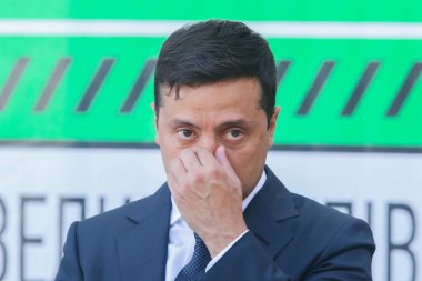POLTAVA, UKRAINE - 1 Eylül 2020: Ukrayna Volodymyr Zelensky resmi ziyaretinde halka sesleniyor