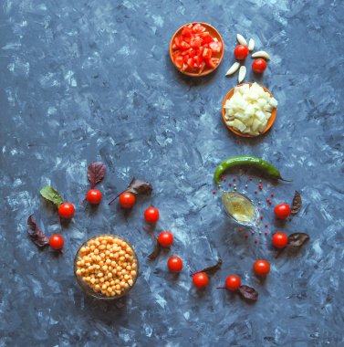 Sebze ve nohut güzel karanlık bir tablo ortaya koydu.