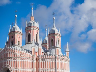 Chesme Neo-Gotik Kilisesi, St. Petersburg pembe