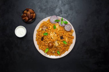 Tavuk Makbous Al-Thahera, Arap bölgesinde gıda