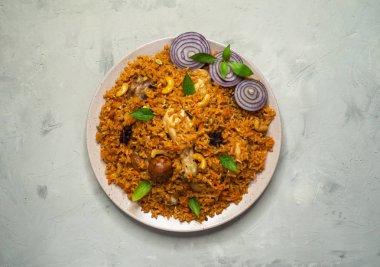 Ev yapımı tavuk Biryani. Arapça geleneksel gıda