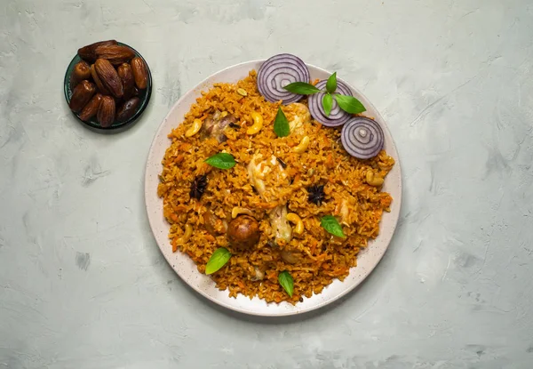 Ev yapımı tavuk Biryani. Arapça geleneksel gıda