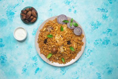 Arap tavuk pilav ile. Tavuk Kabsa. 