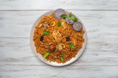 Oriental Kabsa tabak tavuk pilav. 
