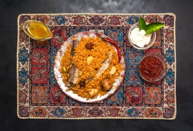 Arapça yemek Pilav ve kızarmış balık. Balık Kabsa.