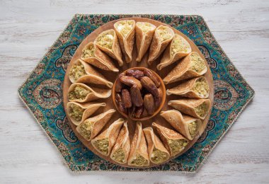 Arap krep tatlı peynir ile doldurulmuş