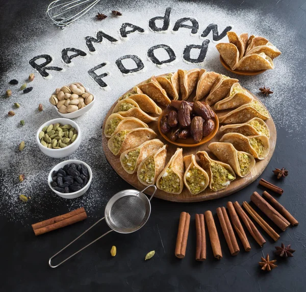 Αραβικά φόντο με επιγραφή Ραμαζάνι τροφίμων. — Φωτογραφία Αρχείου
