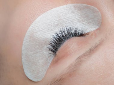 Kirpik uzatma prosedürü sonra. 