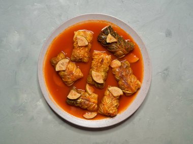 Hint lahana köri sosu alır. Üstten Görünüm. 